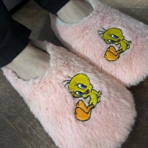 Tweety bird women’s fuzzy sock slippers - worn and used condition.